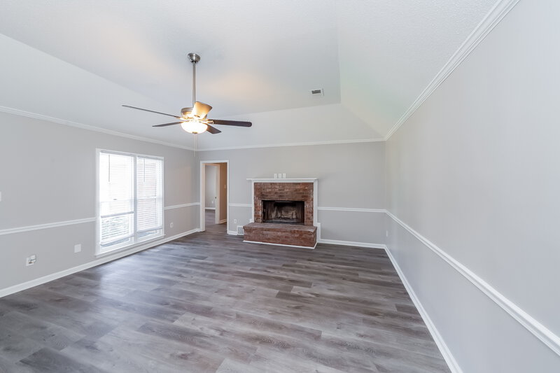 1,870/Mo, 4015 Moonstone Cove Memphis, TN 38125 Living Room View 3