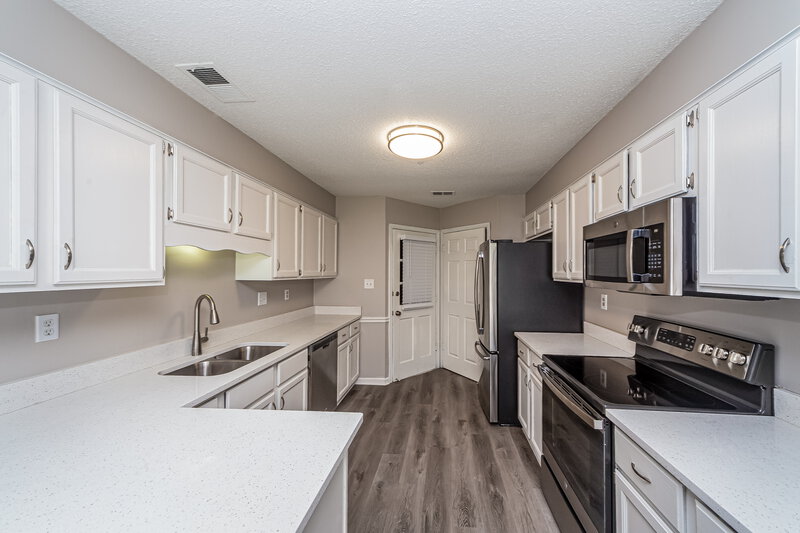 1,870/Mo, 4015 Moonstone Cove Memphis, TN 38125 Kitchen View