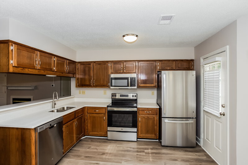 1,570/Mo, 7043 Hampton Dr Horn Lake, MS 38637 Kitchen View