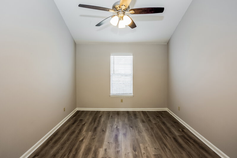 1,570/Mo, 7043 Hampton Dr Horn Lake, MS 38637 Main Bedroom View 2