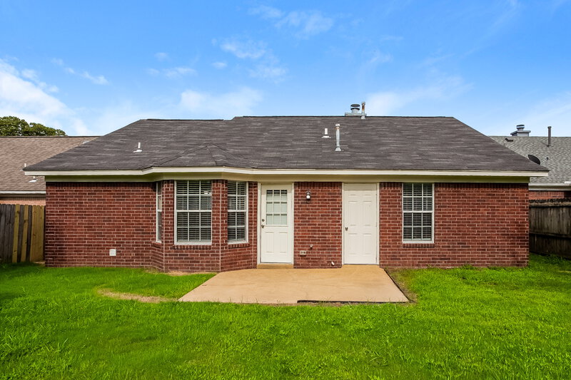 1,570/Mo, 7043 Hampton Dr Horn Lake, MS 38637 Rear View 2