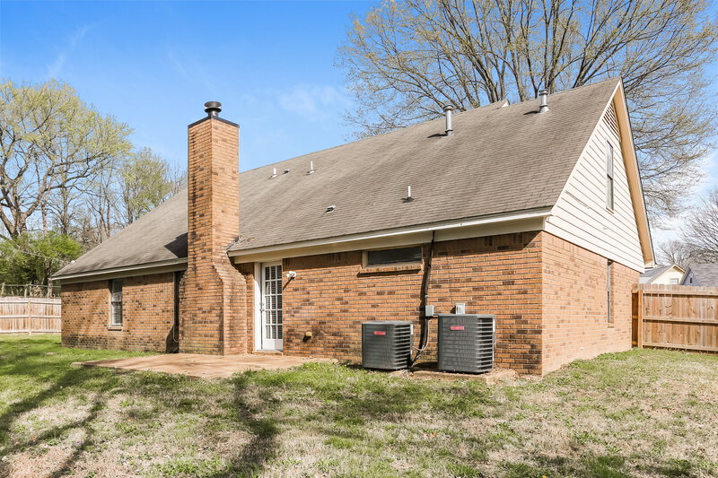 2,110/Mo, 5080 Kennet Ct Memphis, TN 38141 Rear View