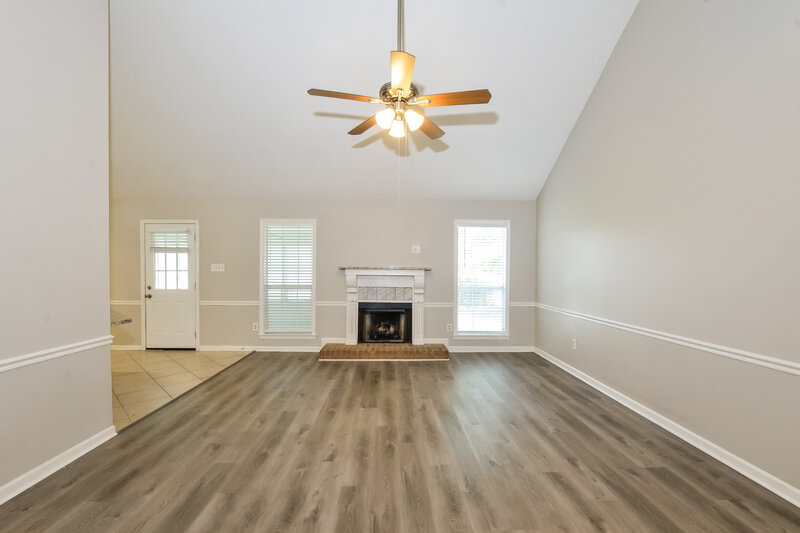1,990/Mo, 6926 Dovefield Ln Bartlett, TN 38135 Living Room View 2