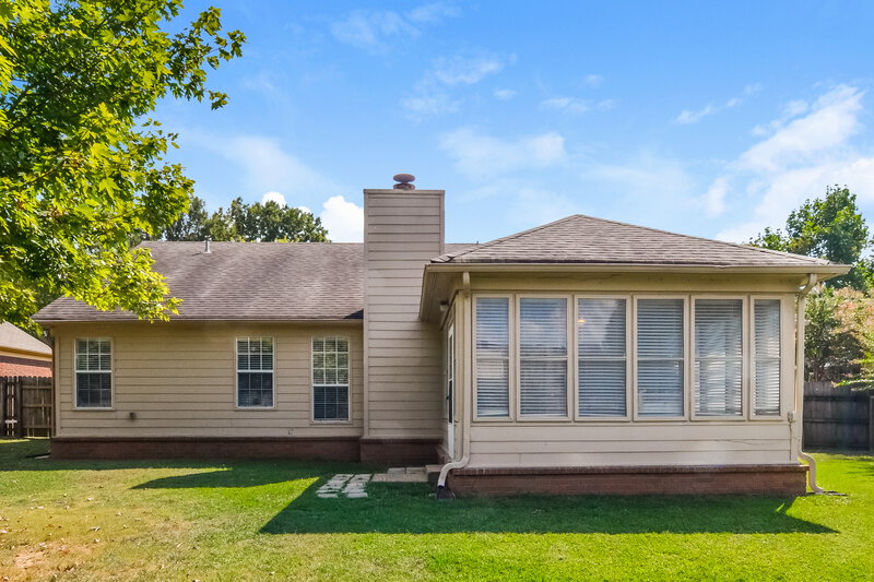 1,990/Mo, 6926 Dovefield Ln Bartlett, TN 38135 Rear View