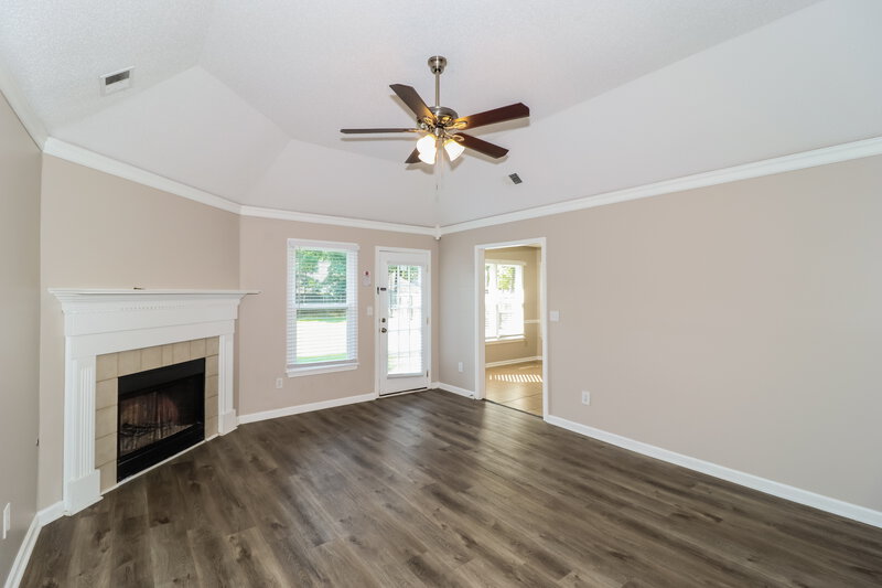 2,050/Mo, 2575 Country Glade Cv S Cordova, TN 38016 Living Room View 2