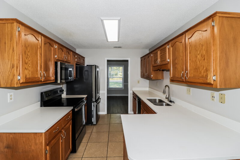 2,050/Mo, 2575 Country Glade Cv S Cordova, TN 38016 Kitchen View