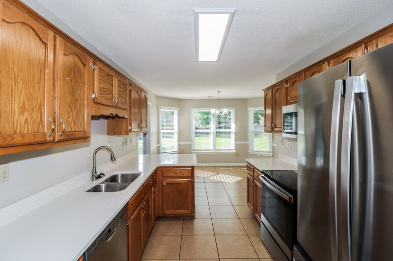 2,050/Mo, 2575 Country Glade Cv S Cordova, TN 38016 Kitchen View 2