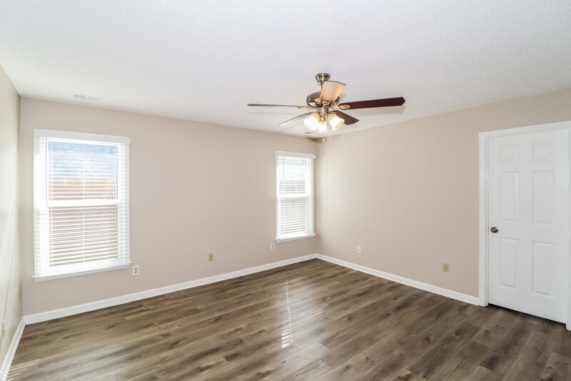 2,050/Mo, 2575 Country Glade Cv S Cordova, TN 38016 Main Bedroom View