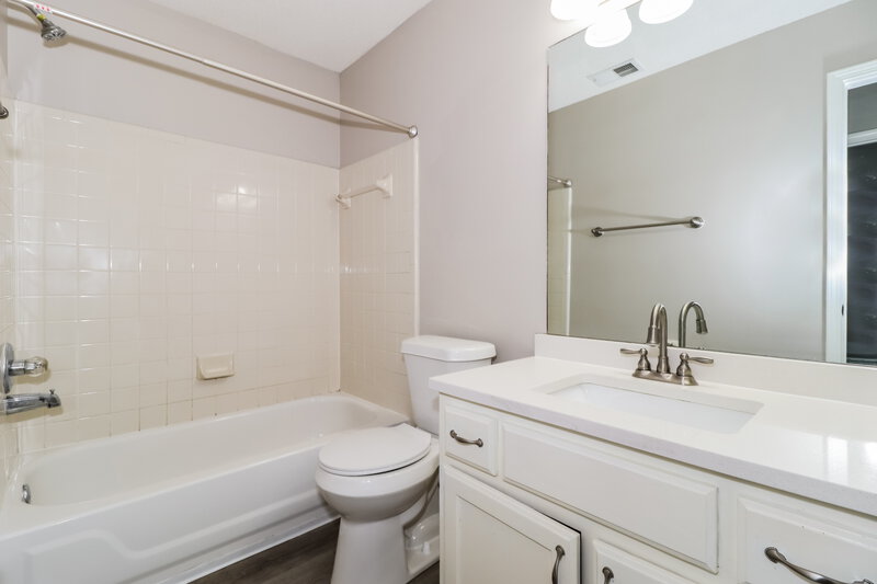 2,050/Mo, 2575 Country Glade Cv S Cordova, TN 38016 Bathroom View