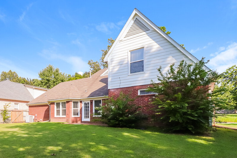 2,050/Mo, 2575 Country Glade Cv S Cordova, TN 38016 Rear View