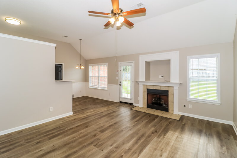 2,165/Mo, 5201 Melanie Creek Cove Arlington, TN 38002 Living Room View