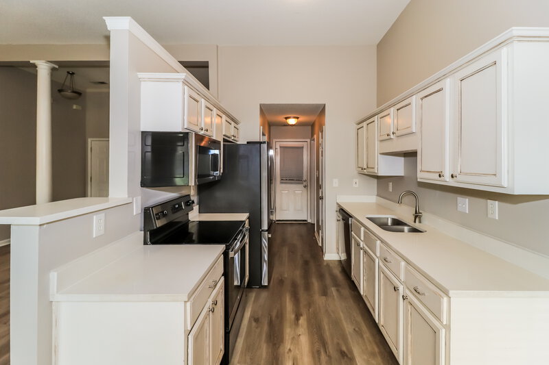 2,165/Mo, 5201 Melanie Creek Cove Arlington, TN 38002 Kitchen View