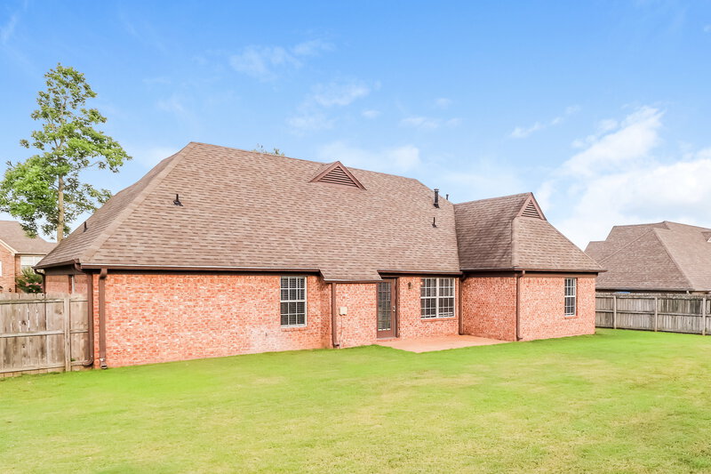 2,165/Mo, 5201 Melanie Creek Cove Arlington, TN 38002 Rear View