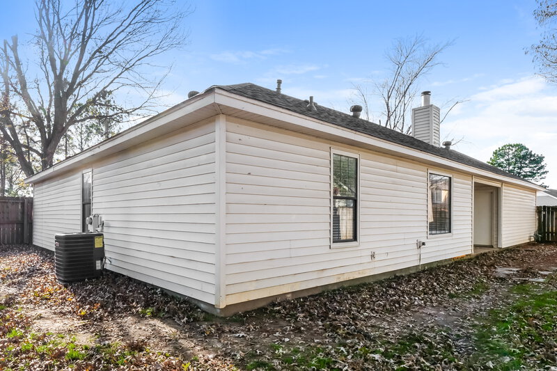 1,550/Mo, 2106 Charles Bryan Rd Memphis, TN 38133 Rear View 2