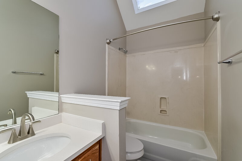3,110/Mo, 3320 Summerdale Drive Bartlett, TN 38133 Bathroom View