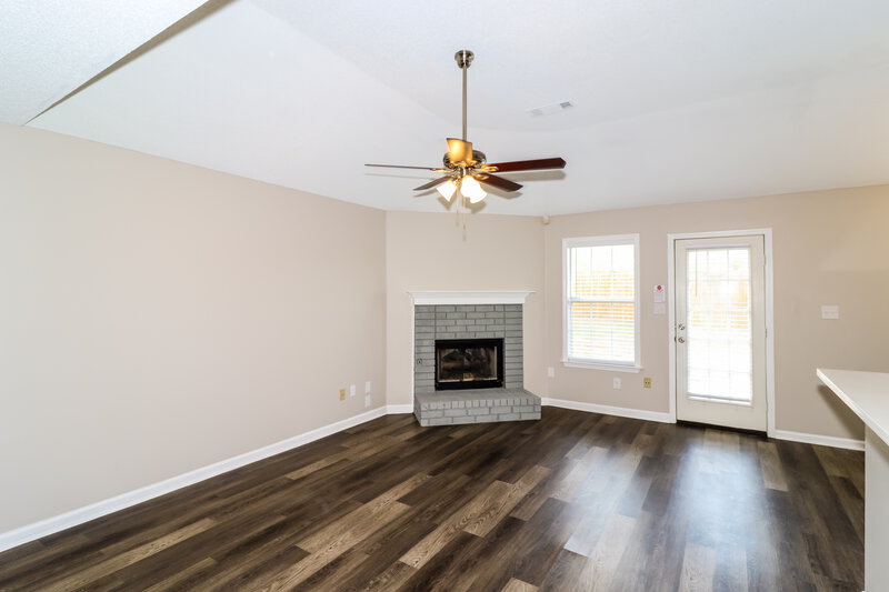1,775/Mo, 1123 Dove Hollow Cir W Memphis, TN 38018 Living Room View