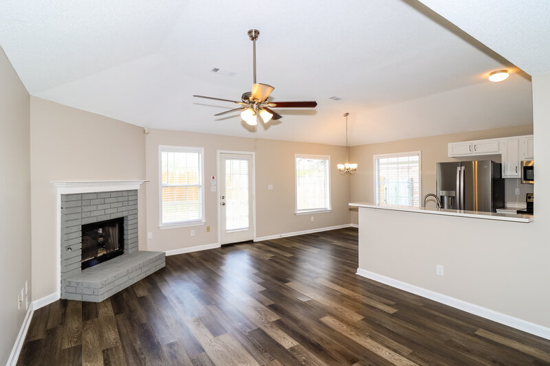 1,775/Mo, 1123 Dove Hollow Cir W Memphis, TN 38018 Living Room View 2