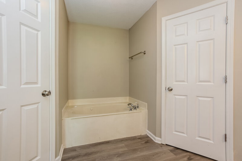 2,105/Mo, 1657 Madison Ave Southaven, MS 38671 Main Bathroom View