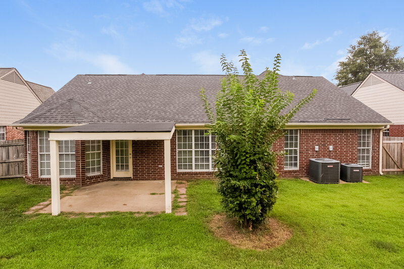 2,105/Mo, 1657 Madison Ave Southaven, MS 38671 Rear View