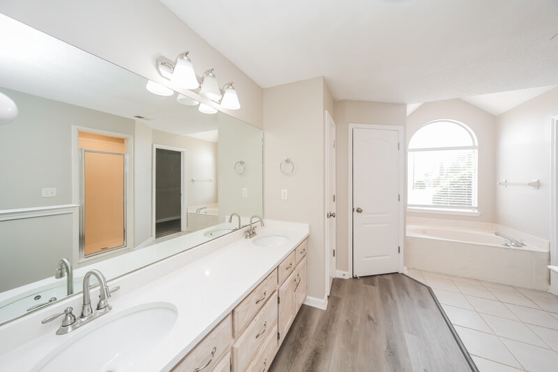 3,360/Mo, 9201 Rachel Shea Ave Olive Branch, MS 38654 Main Bathroom View