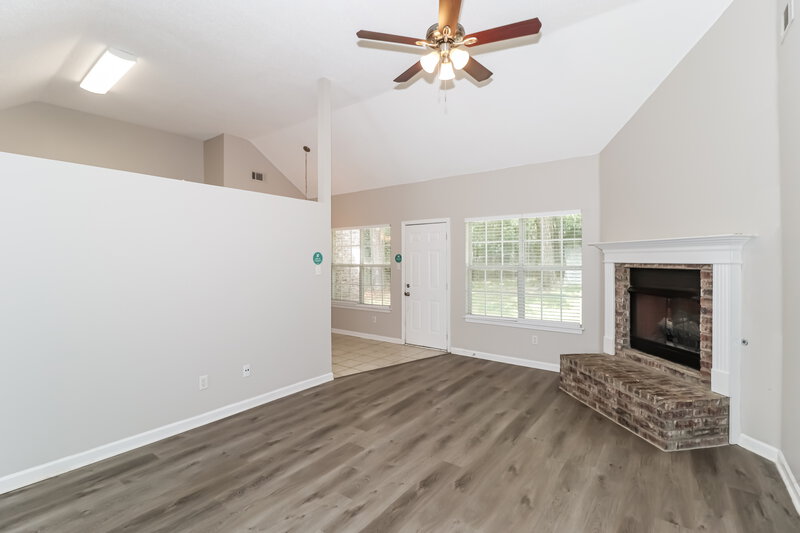 1,645/Mo, 185 Village Dr Oakland, TN 38060 Living Room View