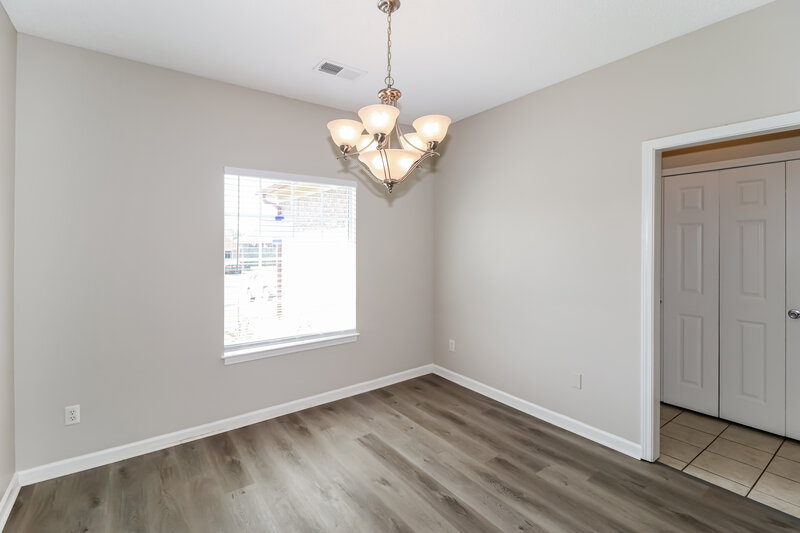 1,645/Mo, 185 Village Dr Oakland, TN 38060 Dining Room View