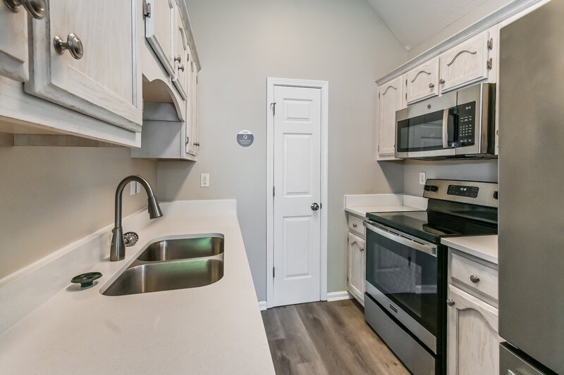 1,775/Mo, 3123 Conger CT W Hernando, MS 38632 Kitchen View