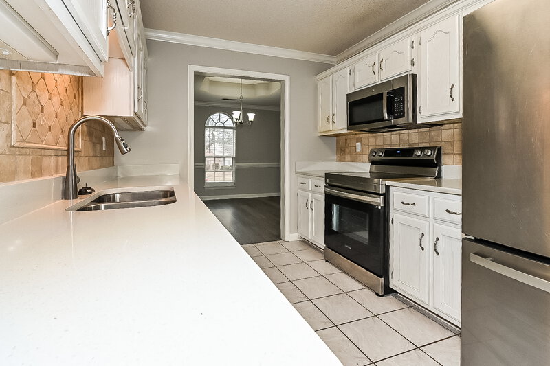 2,410/Mo, 5899 Michaelson Dr Olive Branch, MS 38654 Kitchen View 2