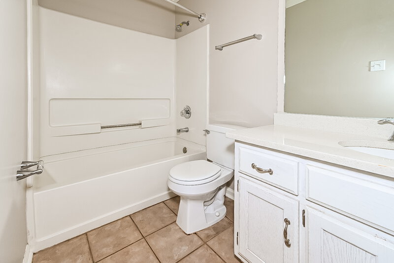 2,375/Mo, 5899 Michaelson Dr Olive Branch, MS 38654 Bathroom View