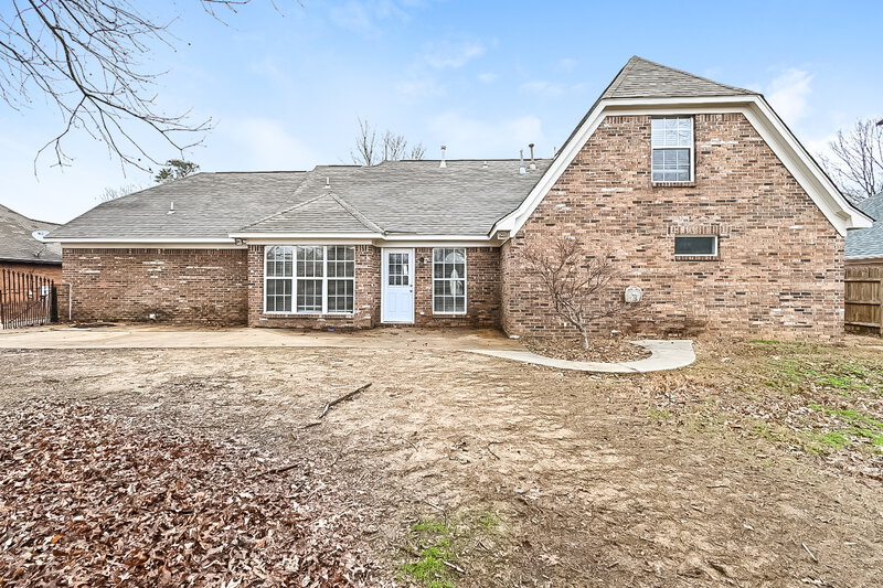 2,375/Mo, 5899 Michaelson Dr Olive Branch, MS 38654 Rear View