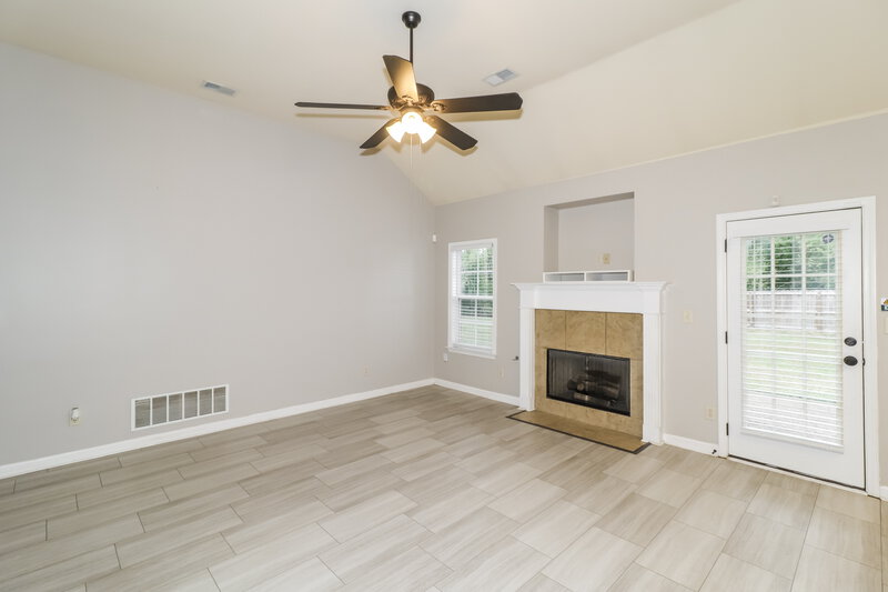 1,970/Mo, 3714 Harvest Tree Cove Southaven, MS 38672 Living Room View 2