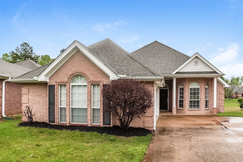 2,085/Mo, 3950 Spring Lakes Cir Olive Branch, MS 38654 External View
