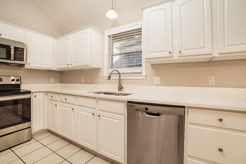 1,910/Mo, 3950 Spring Lakes Cir Olive Branch, MS 38654 Kitchen View