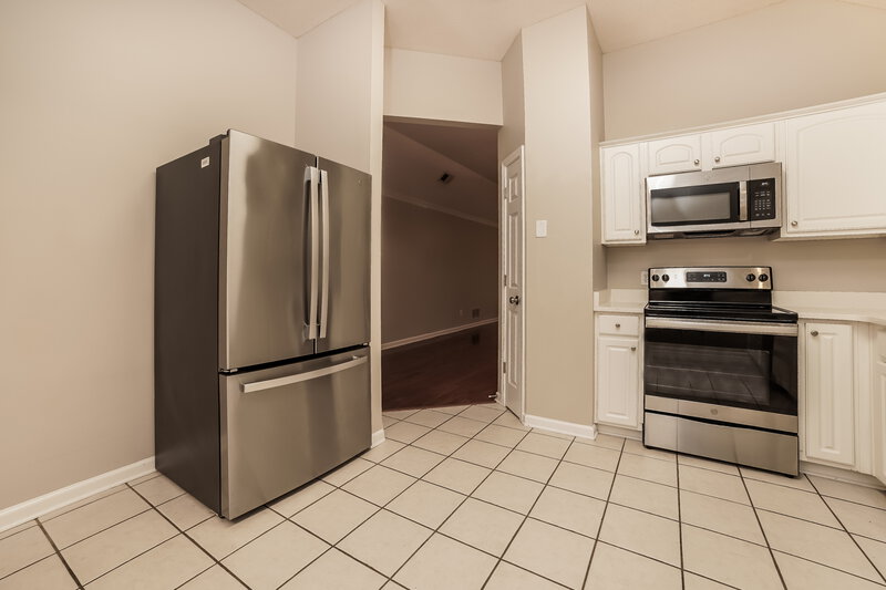 1,910/Mo, 3950 Spring Lakes Cir Olive Branch, MS 38654 Kitchen View 2