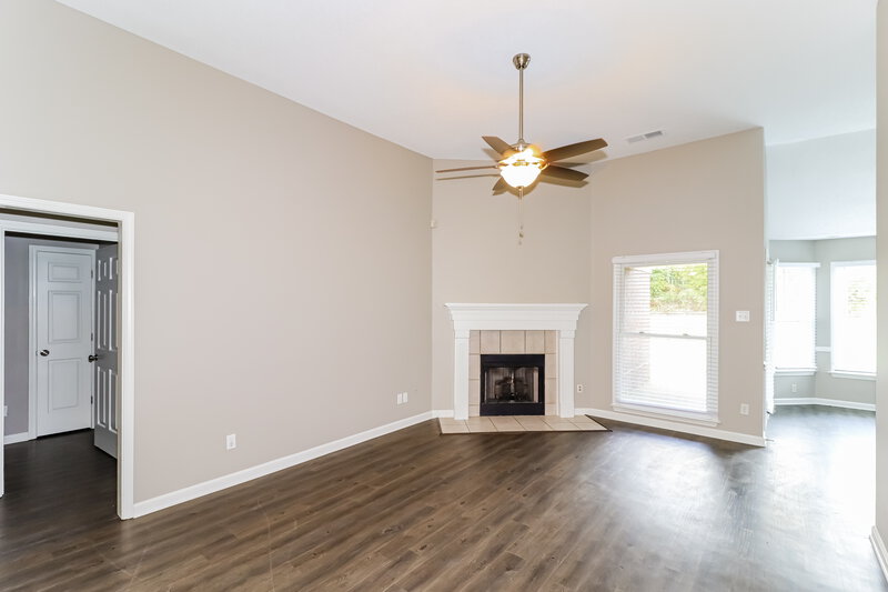 2,040/Mo, 1883 Banstead Dr Cordova, TN 38016 Living Room View