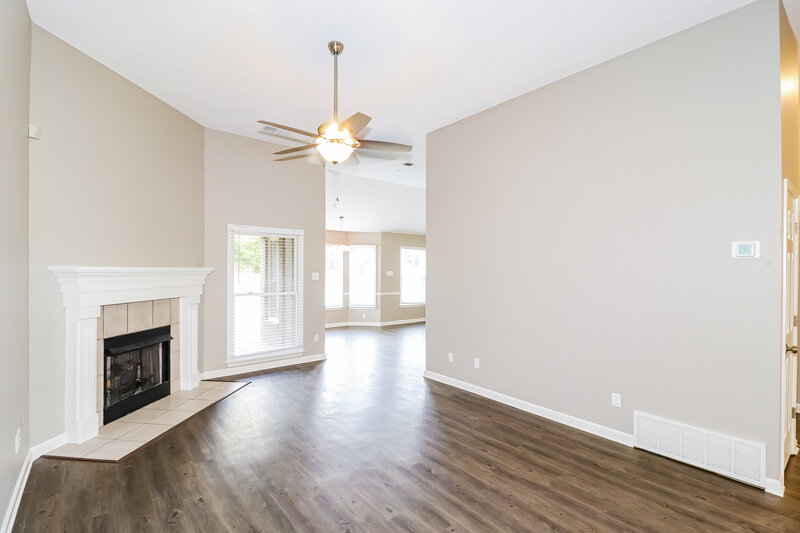 2,040/Mo, 1883 Banstead Dr Cordova, TN 38016 Living Room View 2