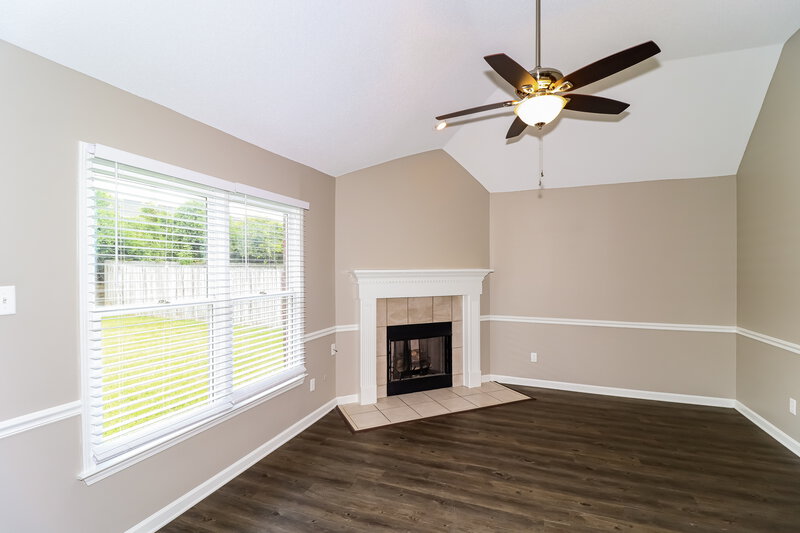 2,040/Mo, 1883 Banstead Dr Cordova, TN 38016 Living Room View 3