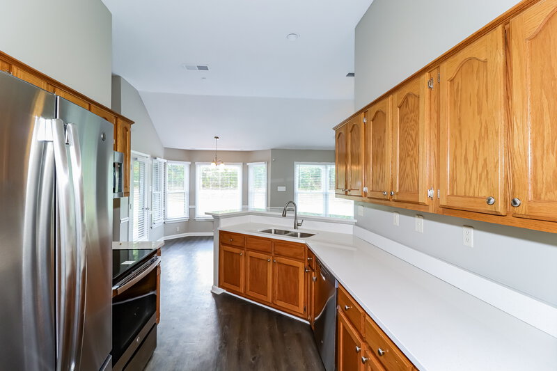 2,040/Mo, 1883 Banstead Dr Cordova, TN 38016 Kitchen View 2