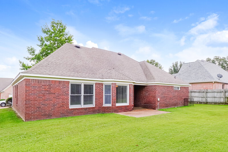 2,040/Mo, 1883 Banstead Dr Cordova, TN 38016 Rear View
