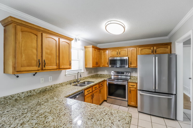 1,955/Mo, 15 Cypress Grove Cove Oakland, TN 38060 Kitchen View