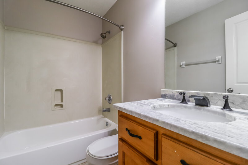 1,955/Mo, 15 Cypress Grove Cove Oakland, TN 38060 Bathroom View