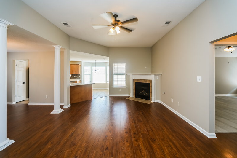 1,875/Mo, 5908 Keebler Drive Southaven, MS 38671 Living Room View 2