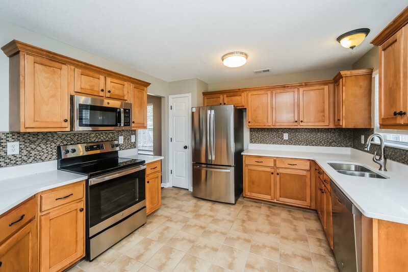 1,875/Mo, 5908 Keebler Drive Southaven, MS 38671 Kitchen View 2
