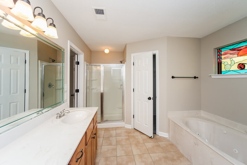 1,875/Mo, 5908 Keebler Drive Southaven, MS 38671 Main Bathroom View 2