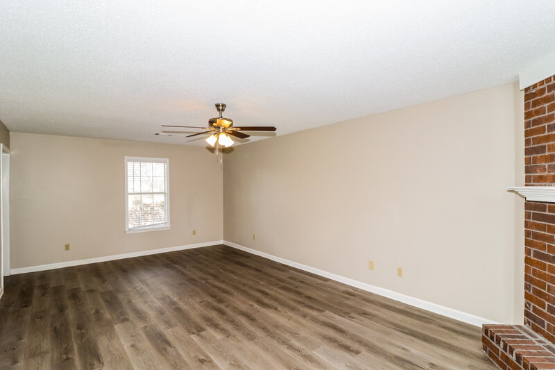 2,240/Mo, 3426 Post Elm Ln Bartlett, TN 38133 Living Room View 2