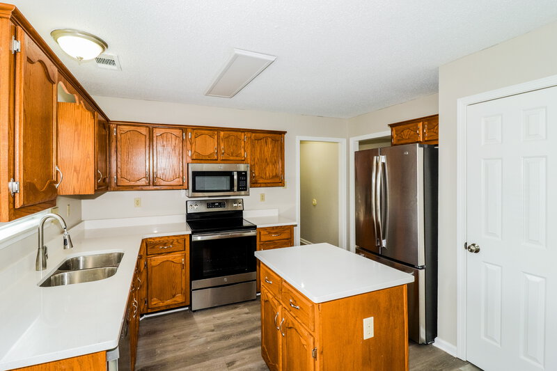 2,240/Mo, 3426 Post Elm Ln Bartlett, TN 38133 Kitchen View 2