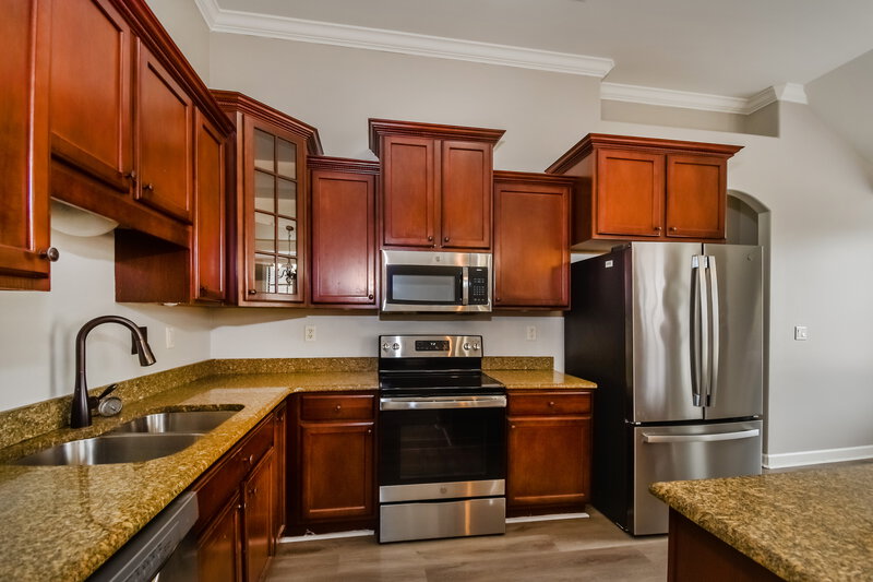 2,375/Mo, 6010 Abigail Bluffs Cove Bartlett, TN 38135 Kitchen View 2