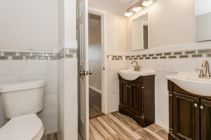 1,800/Mo, 7362 Stonegate Blvd Southaven, MS 38671 Main Bathroom View