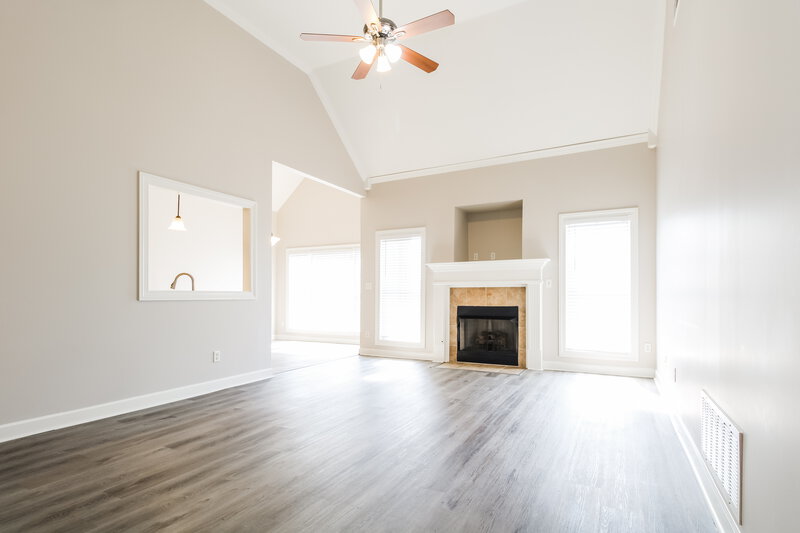 2,175/Mo, 4388 Bloombury St Southaven, MS 38672 Living Room View 2