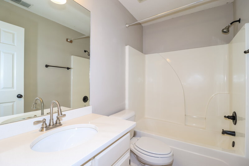 2,450/Mo, 3145 Big Ben S Hernando, MS 38632 Bathroom View